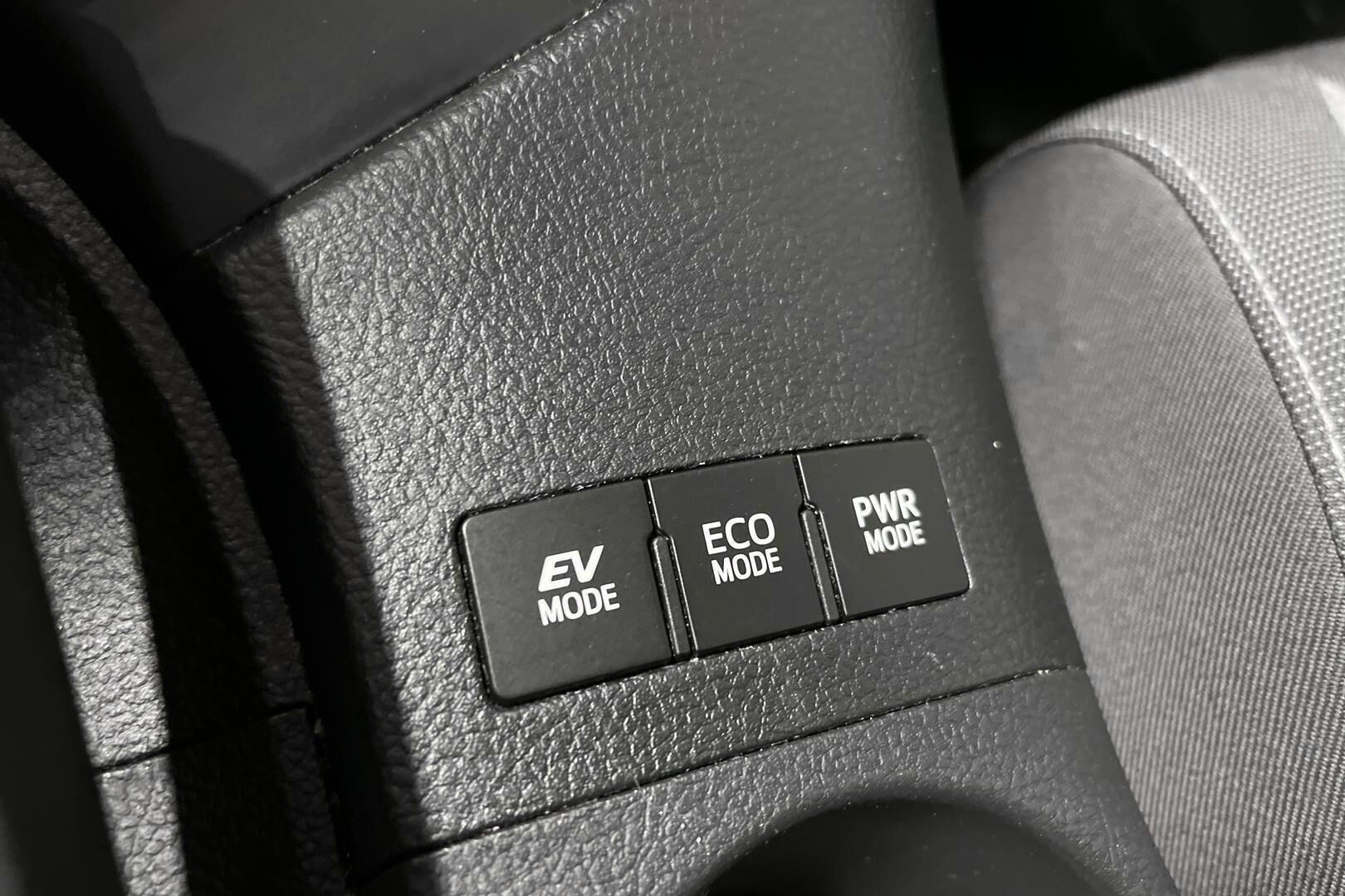 Toyota Auris iso kuva 15