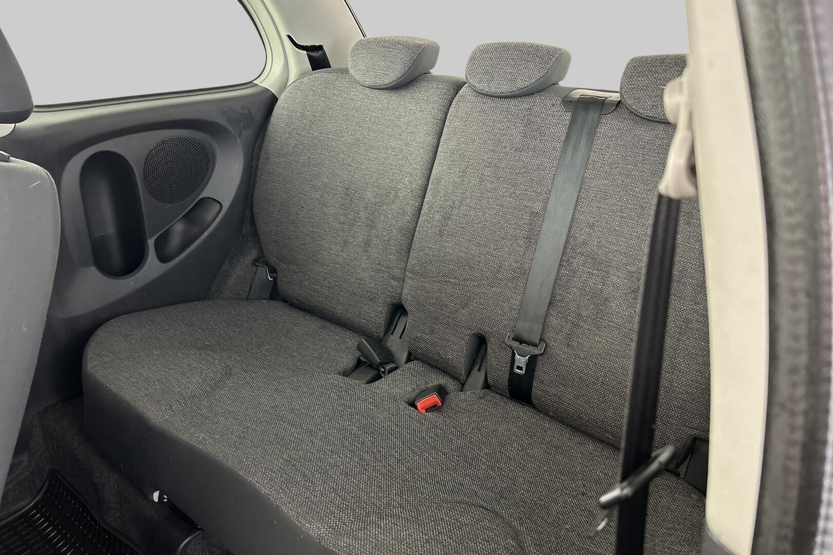 Nissan Micra iso kuva 11