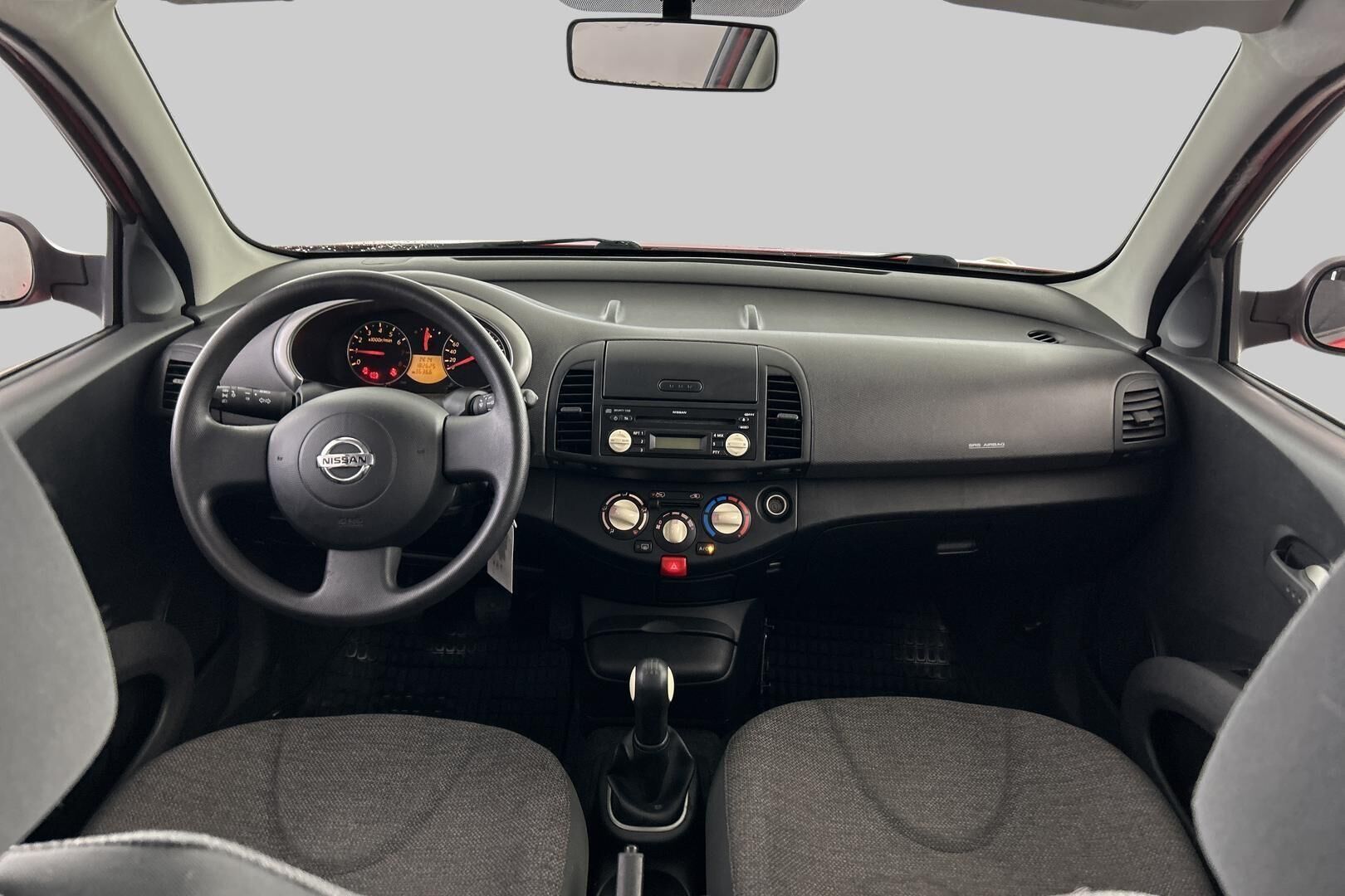 Nissan Micra iso kuva 12
