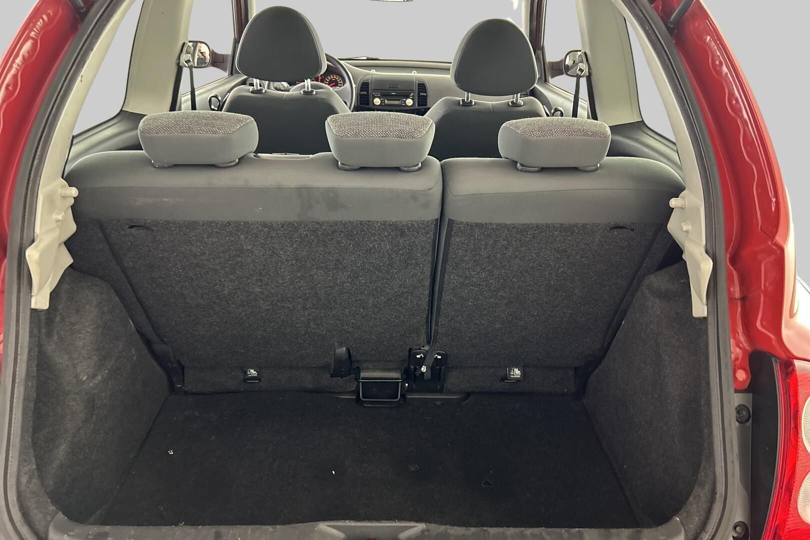 Nissan Micra iso kuva 13