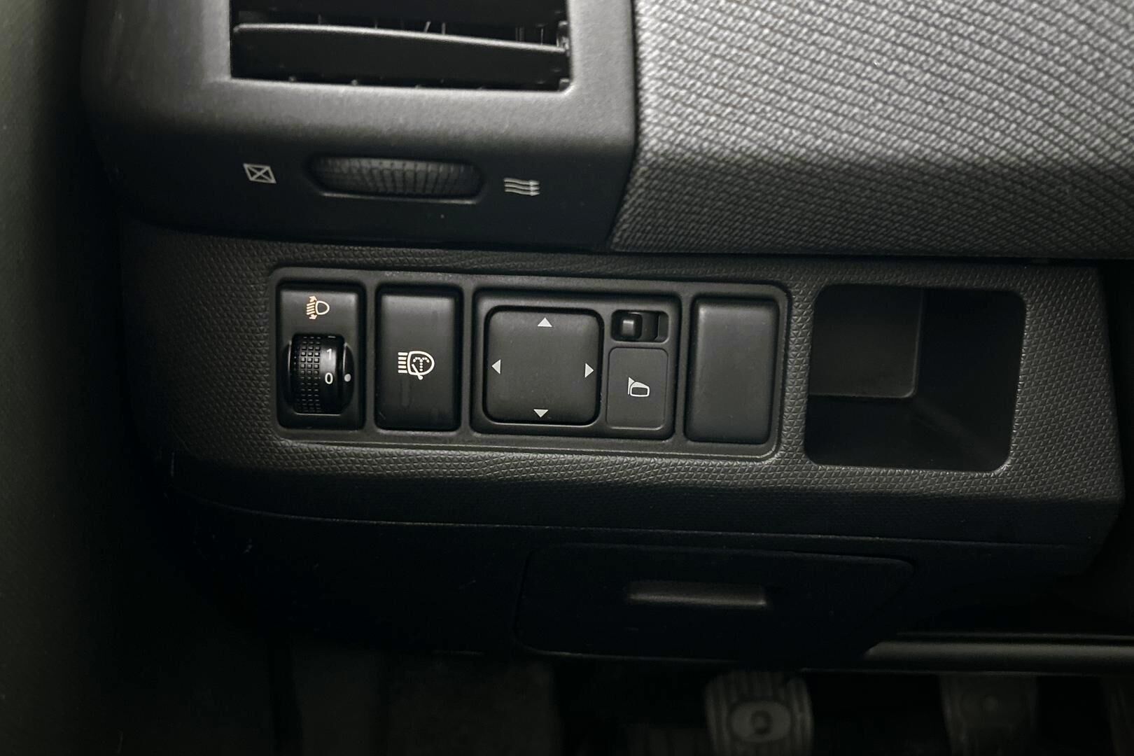 Nissan Micra iso kuva 21