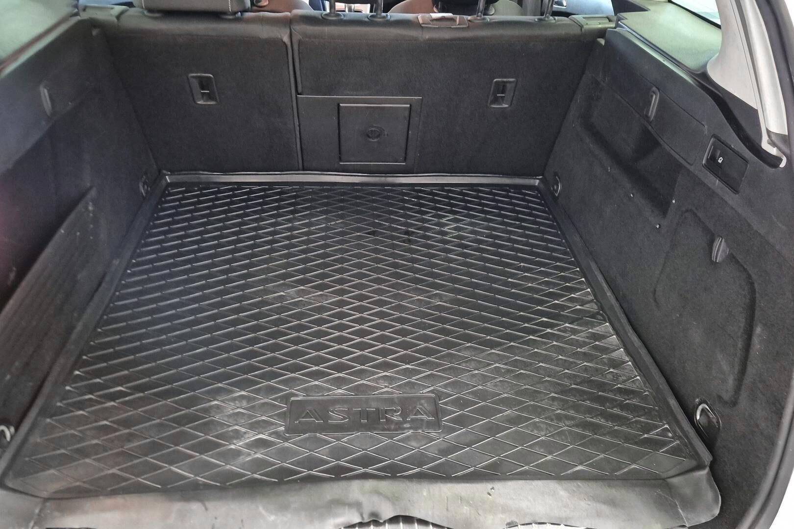 Opel Astra iso kuva 12