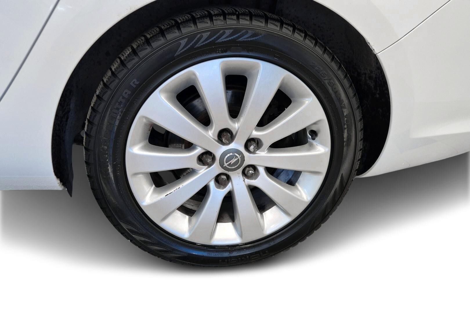 Opel Astra iso kuva 13