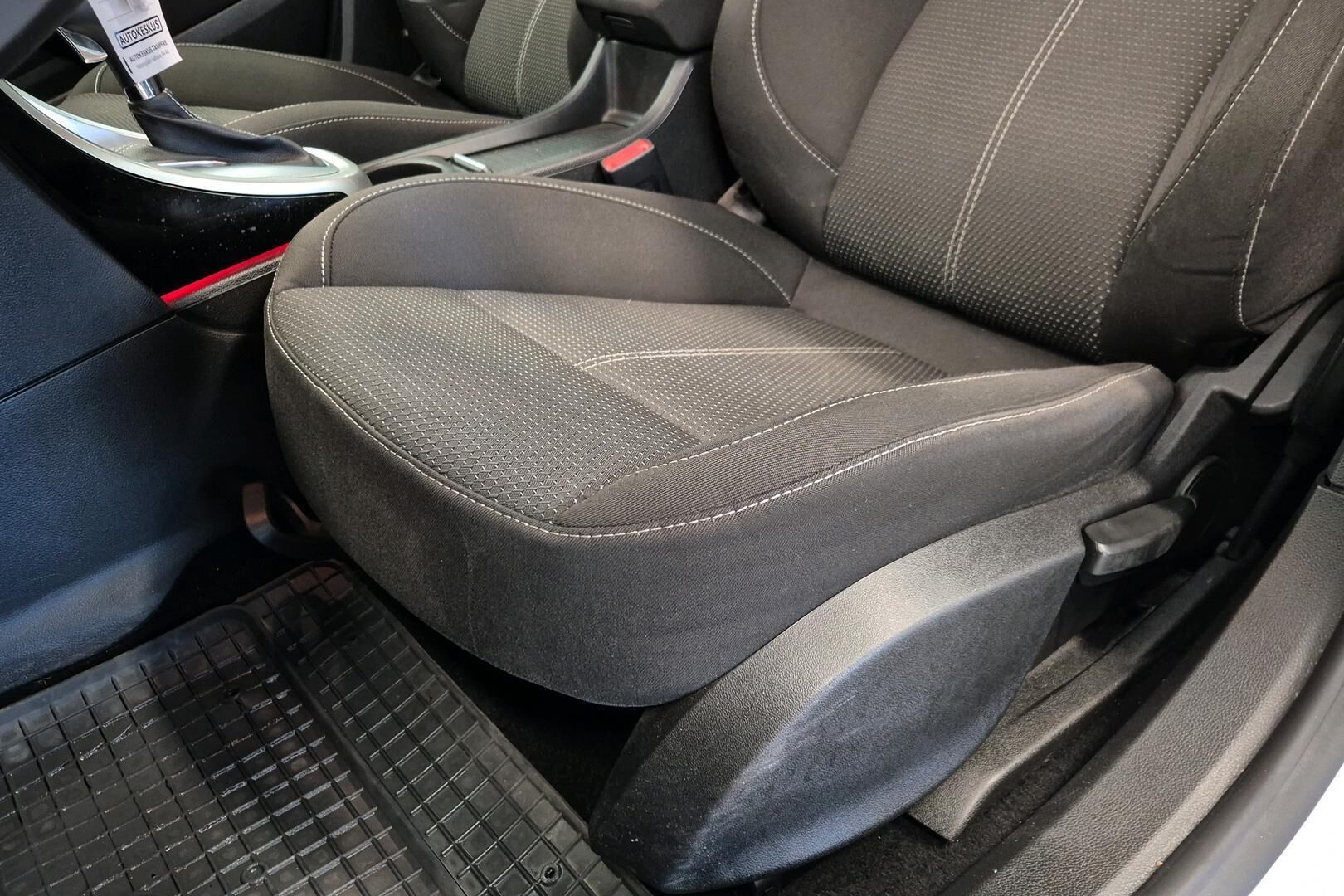 Opel Astra iso kuva 21