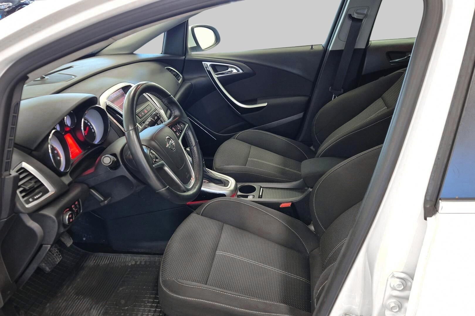 Opel Astra iso kuva 9