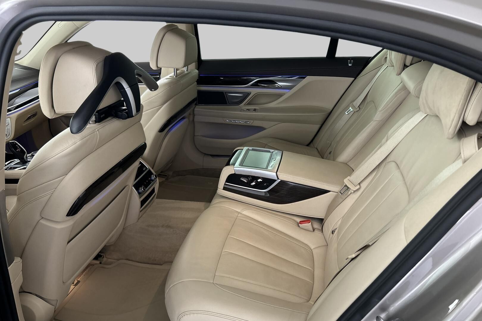 BMW 7-SARJA iso kuva 10