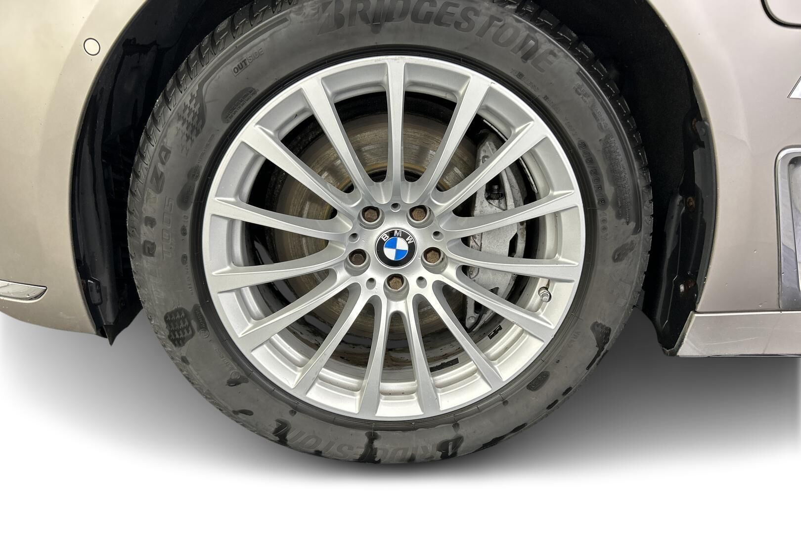 BMW 7-SARJA iso kuva 13
