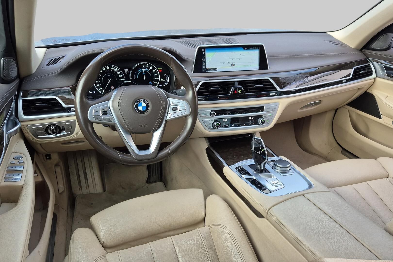 BMW 7-SARJA iso kuva 2