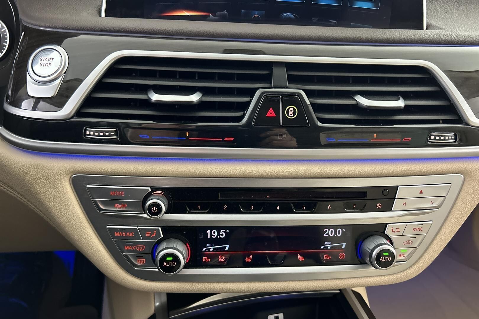 BMW 7-SARJA iso kuva 21