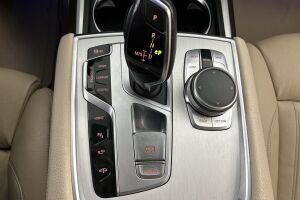 BMW 7-SARJA esikatselu 22