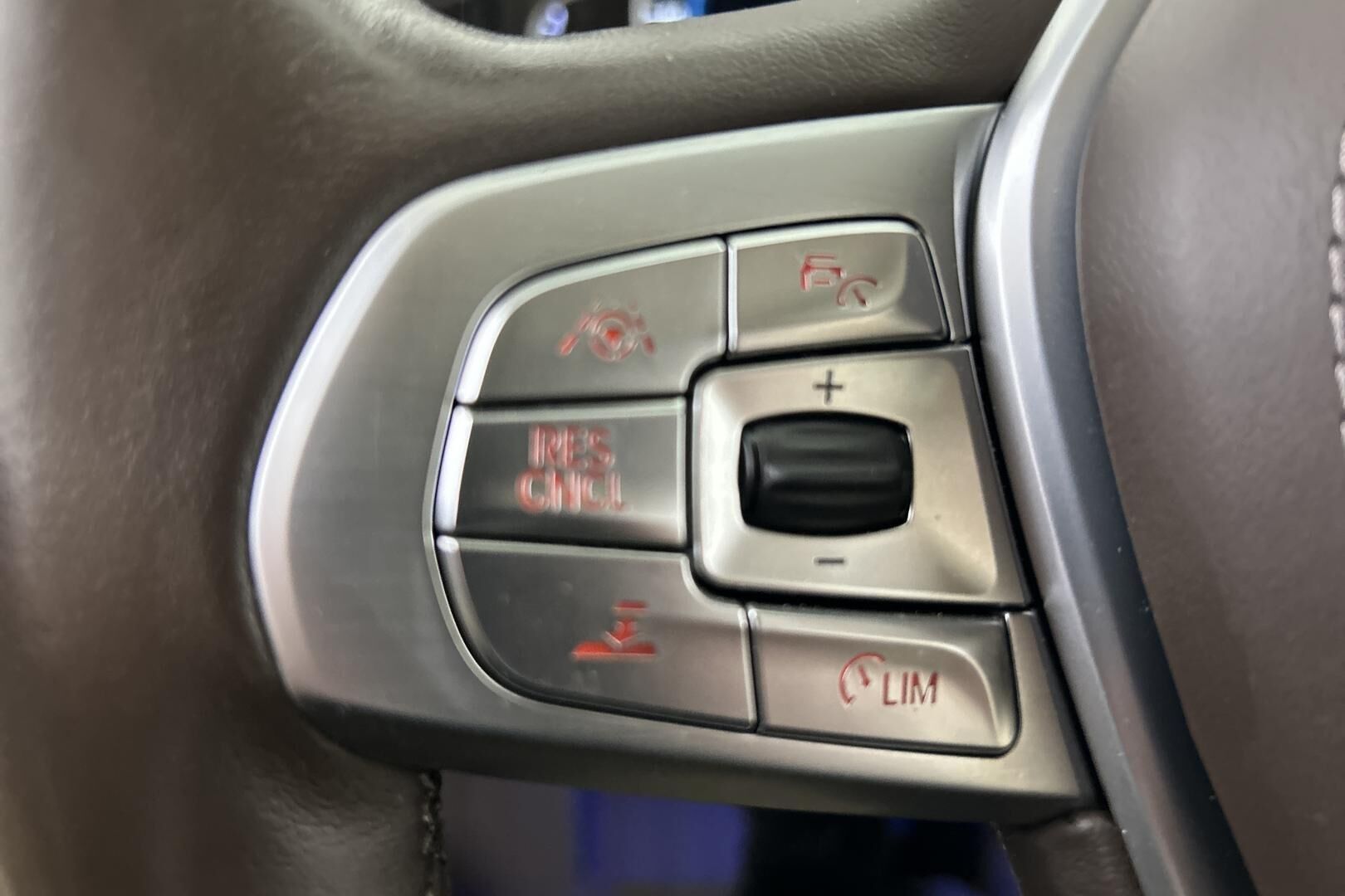 BMW 7-SARJA iso kuva 24