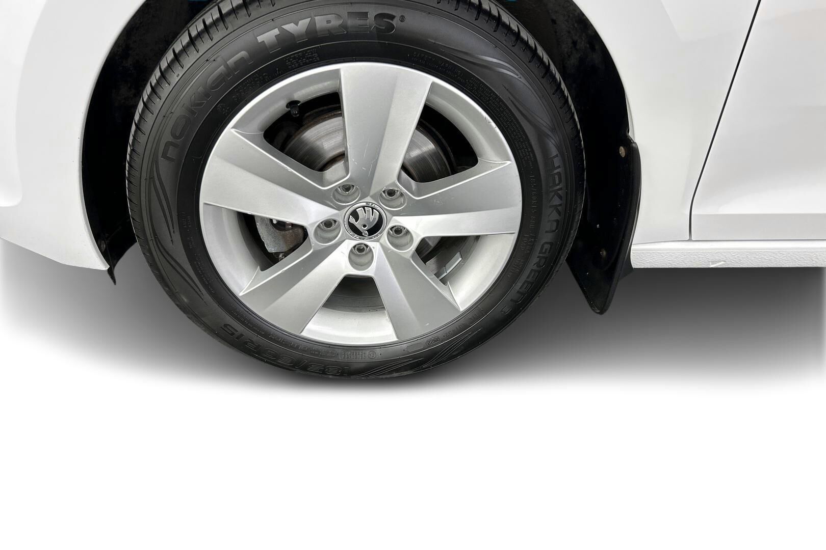 Skoda Rapid iso kuva 12