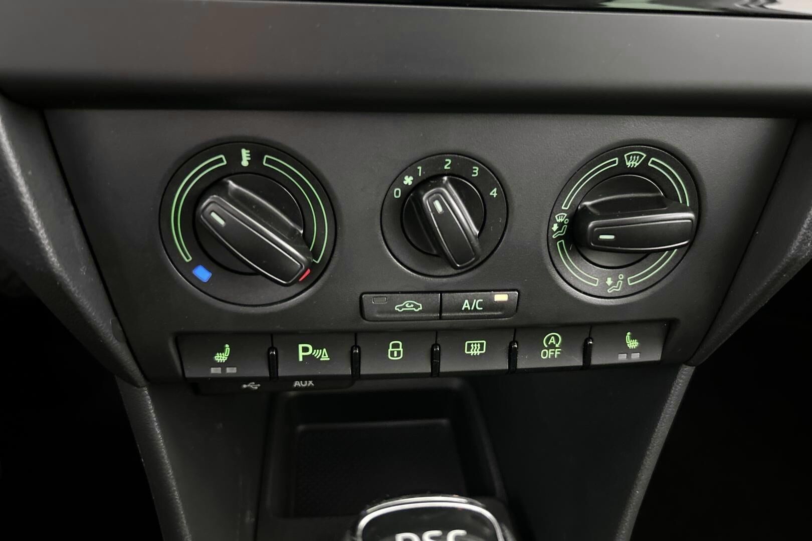 Skoda Rapid iso kuva 17