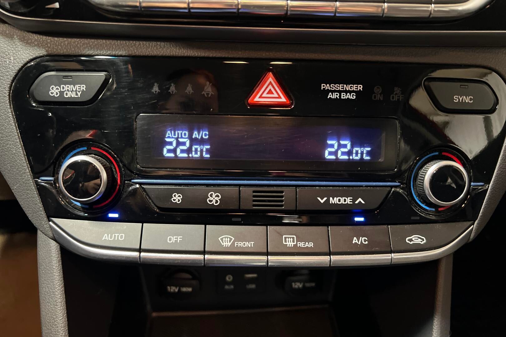 Hyundai IONIQ hybrid iso kuva 13