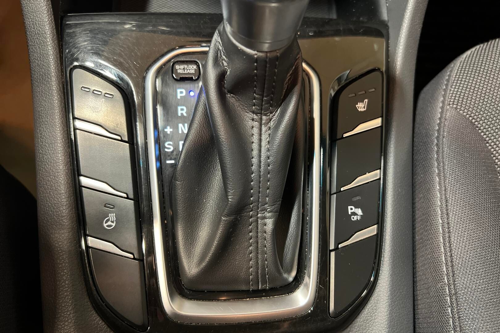 Hyundai IONIQ hybrid iso kuva 14