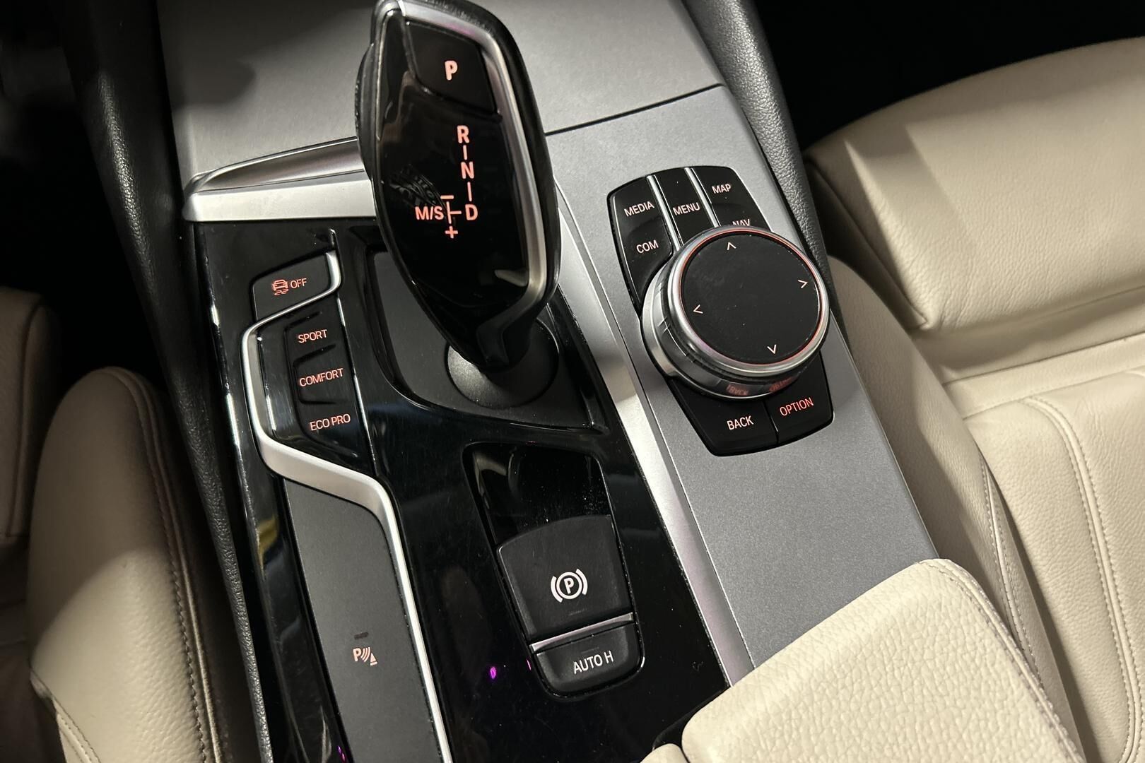 BMW 5-sarja iso kuva 35