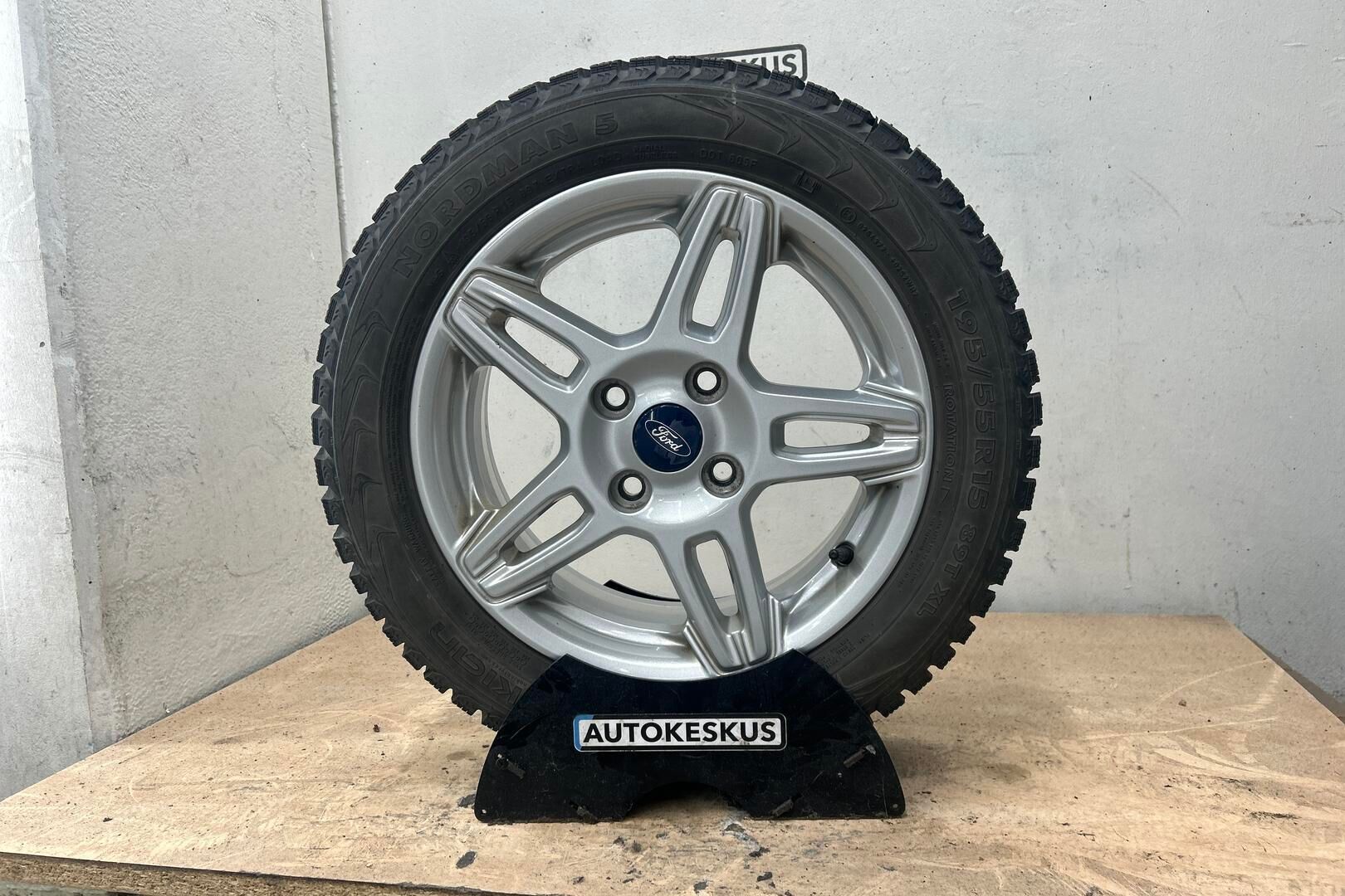 Ford Fiesta iso kuva 12