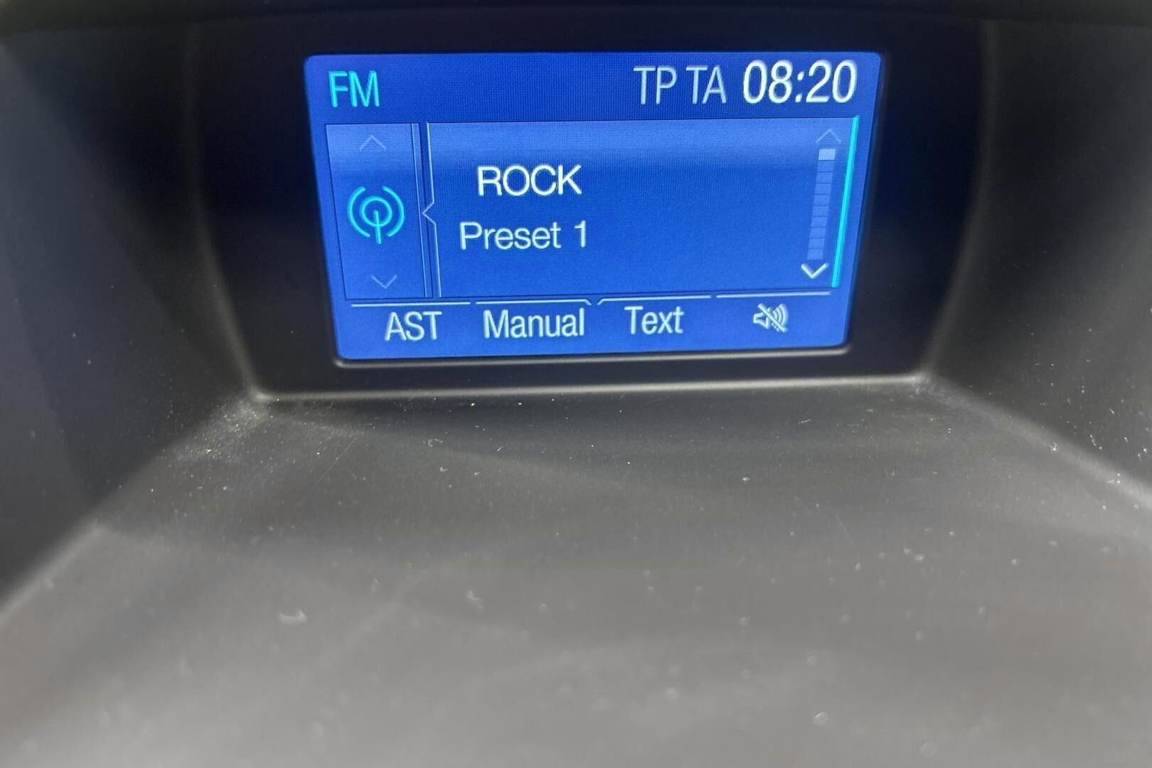 Ford Fiesta iso kuva 16