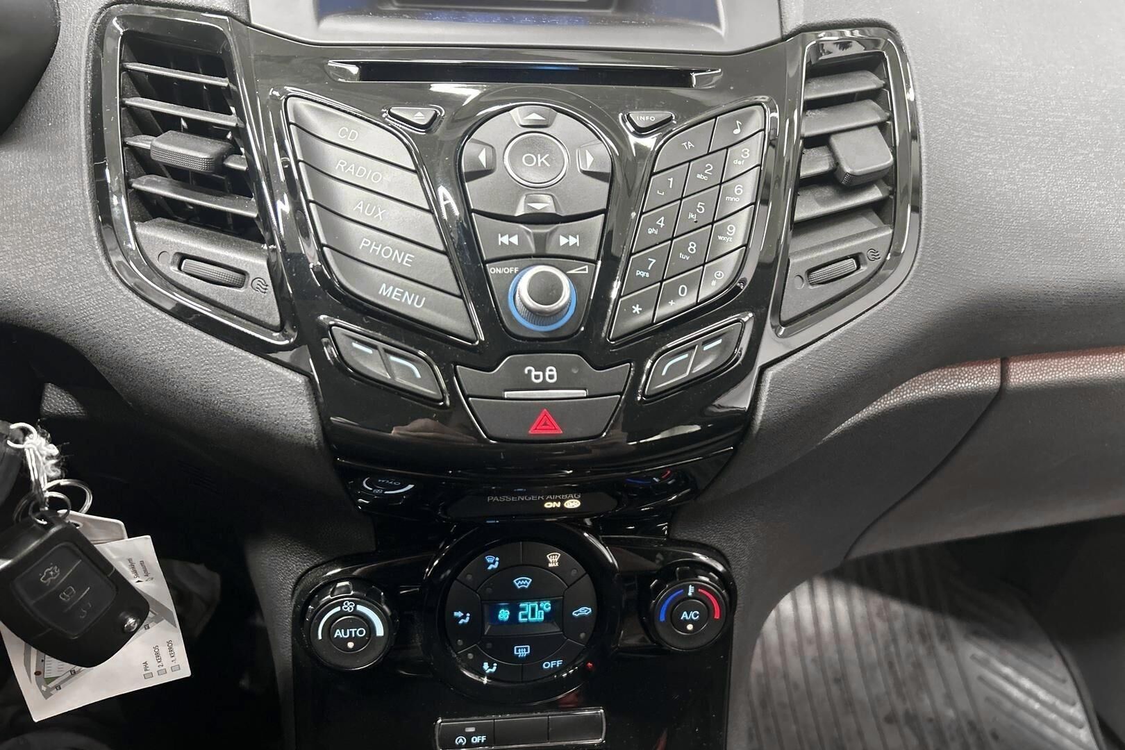 Ford Fiesta iso kuva 17