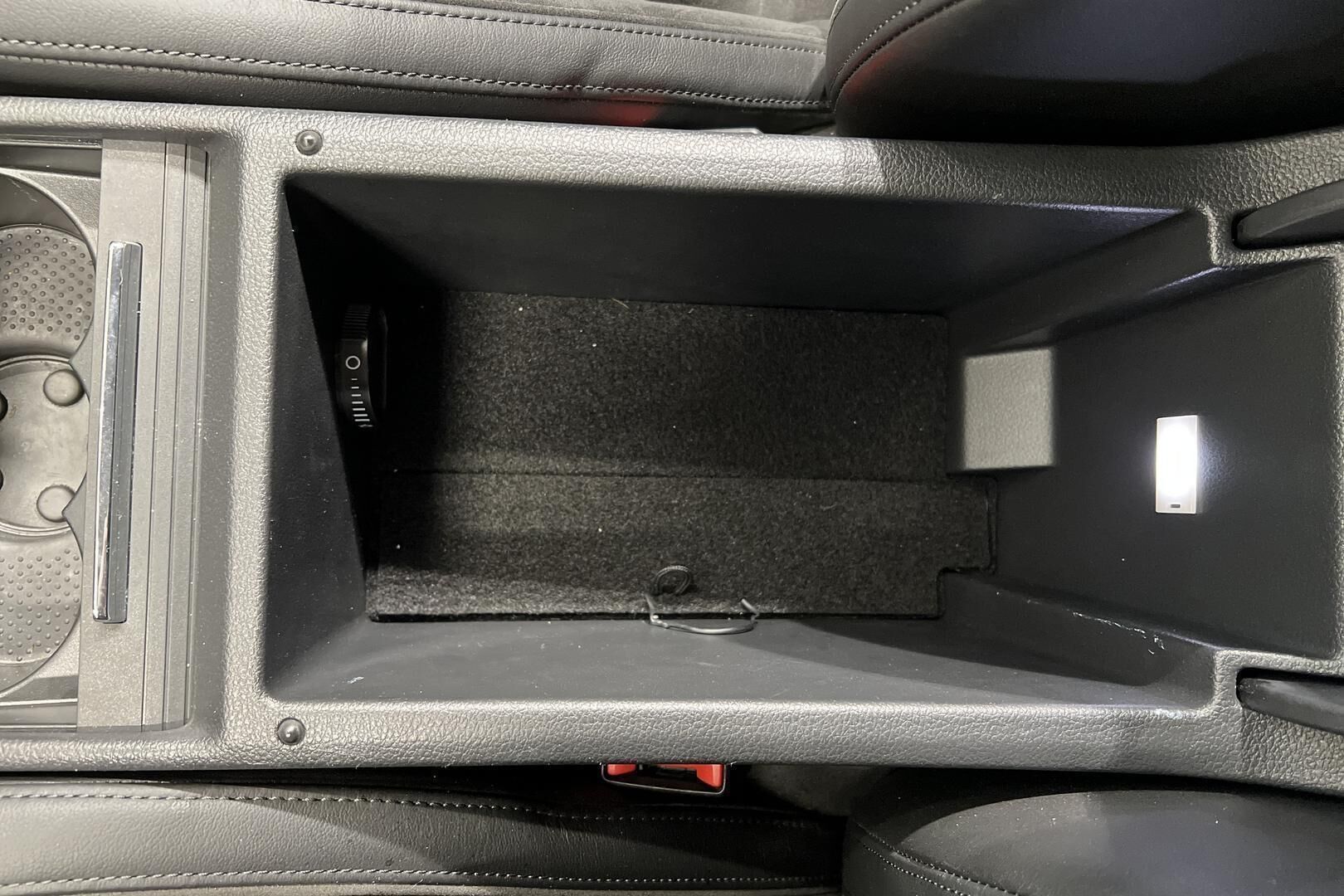 Skoda Superb iso kuva 21