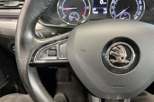 Skoda Superb esikatselu 23