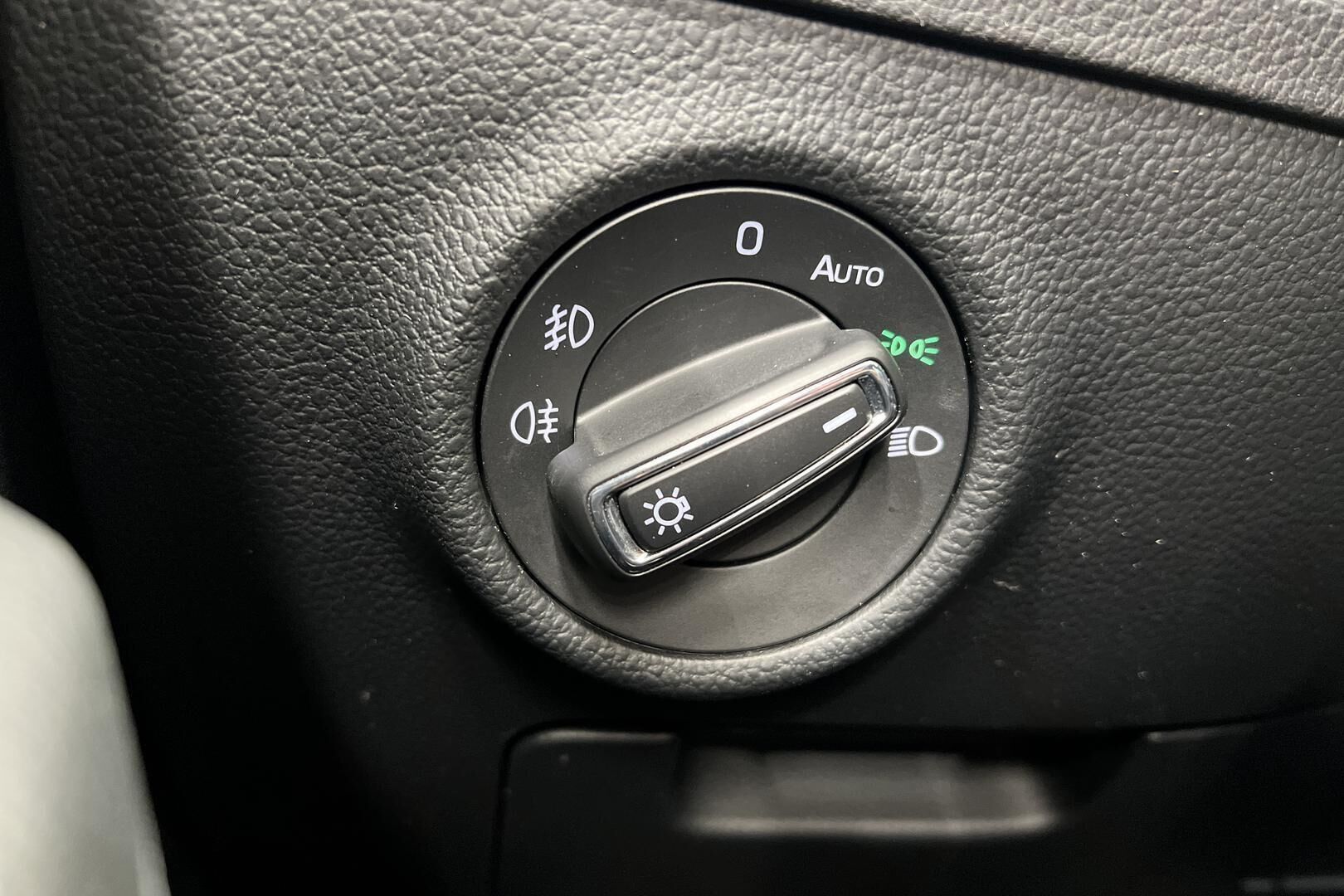 Skoda Superb iso kuva 25