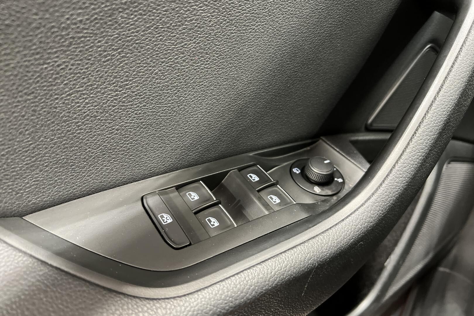 Skoda Superb iso kuva 26