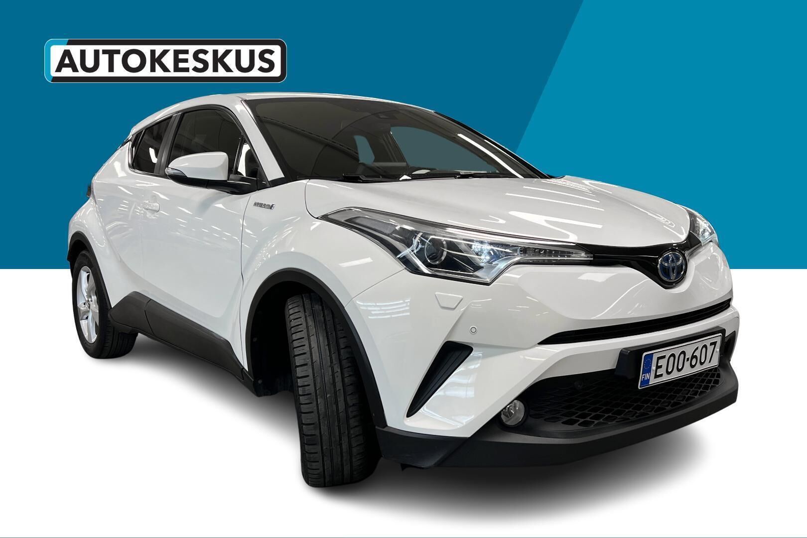 Toyota C-HR iso kuva 2