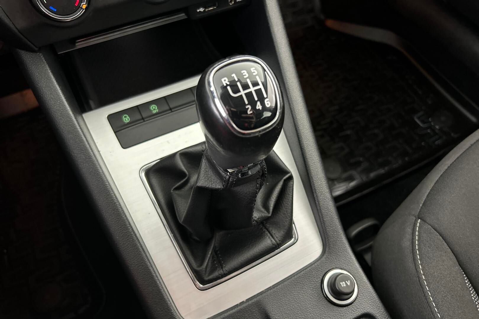 Skoda Octavia iso kuva 22