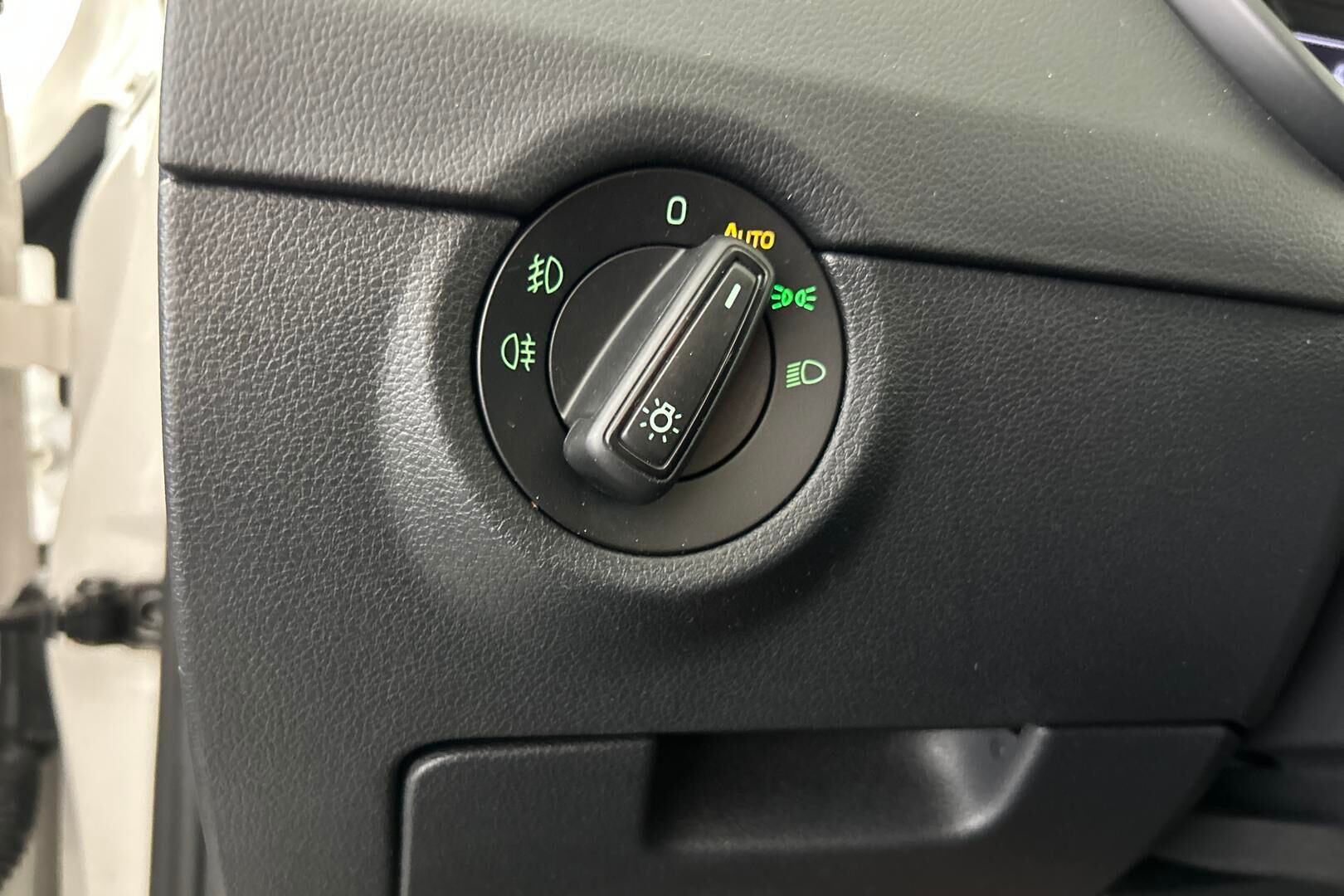 Skoda Octavia iso kuva 25