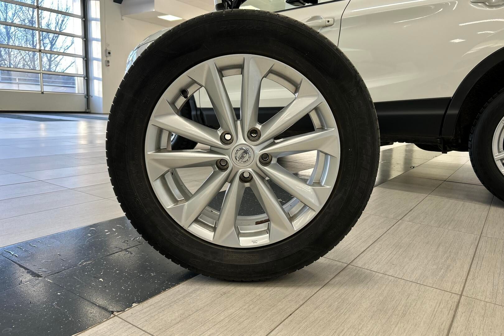 Nissan Qashqai iso kuva 14