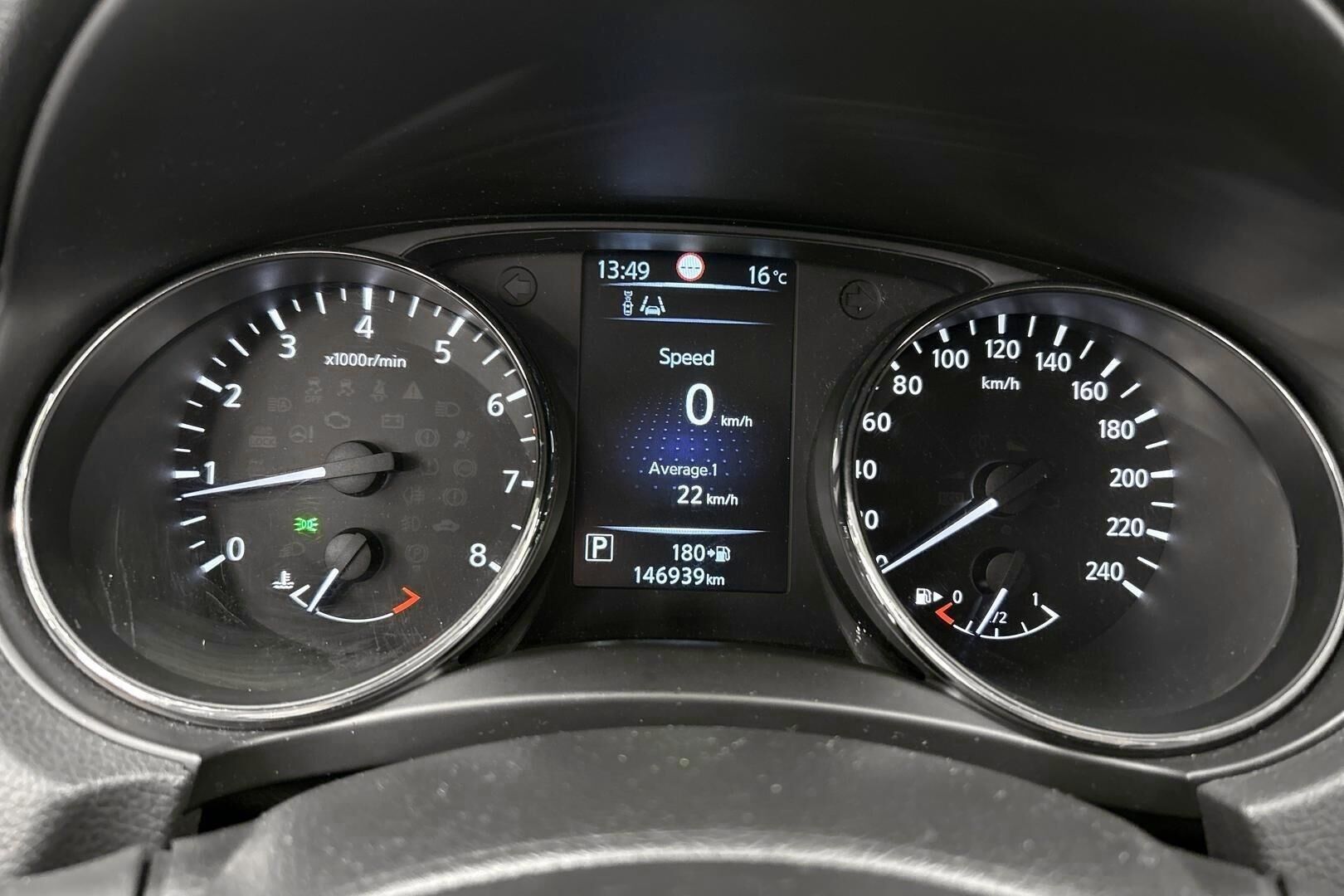 Nissan Qashqai iso kuva 15