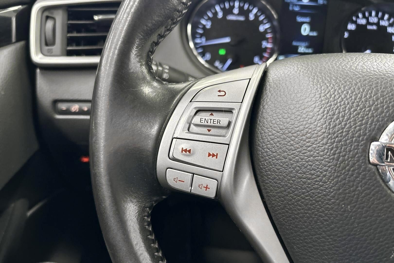 Nissan Qashqai iso kuva 17