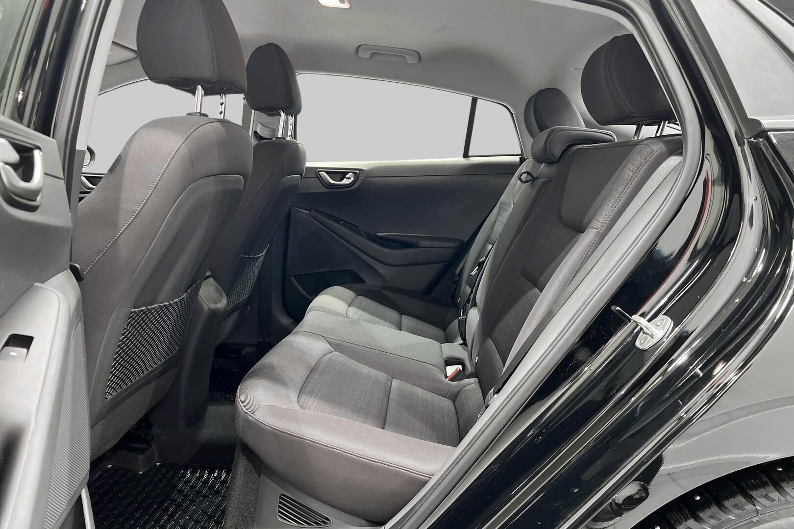 Hyundai IONIQ hybrid iso kuva 8