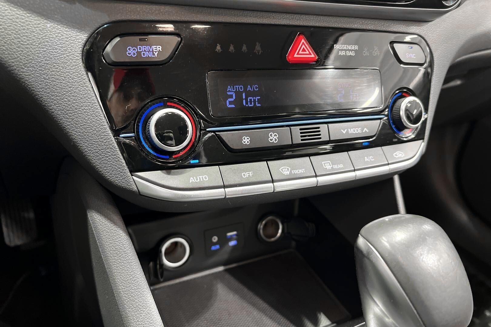 Hyundai IONIQ hybrid iso kuva 17