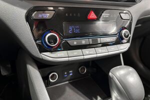 Hyundai IONIQ hybrid esikatselu 17