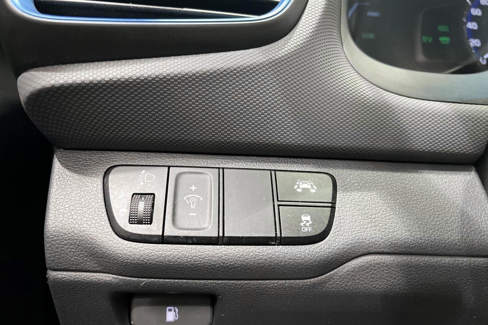 Hyundai IONIQ hybrid iso kuva 22