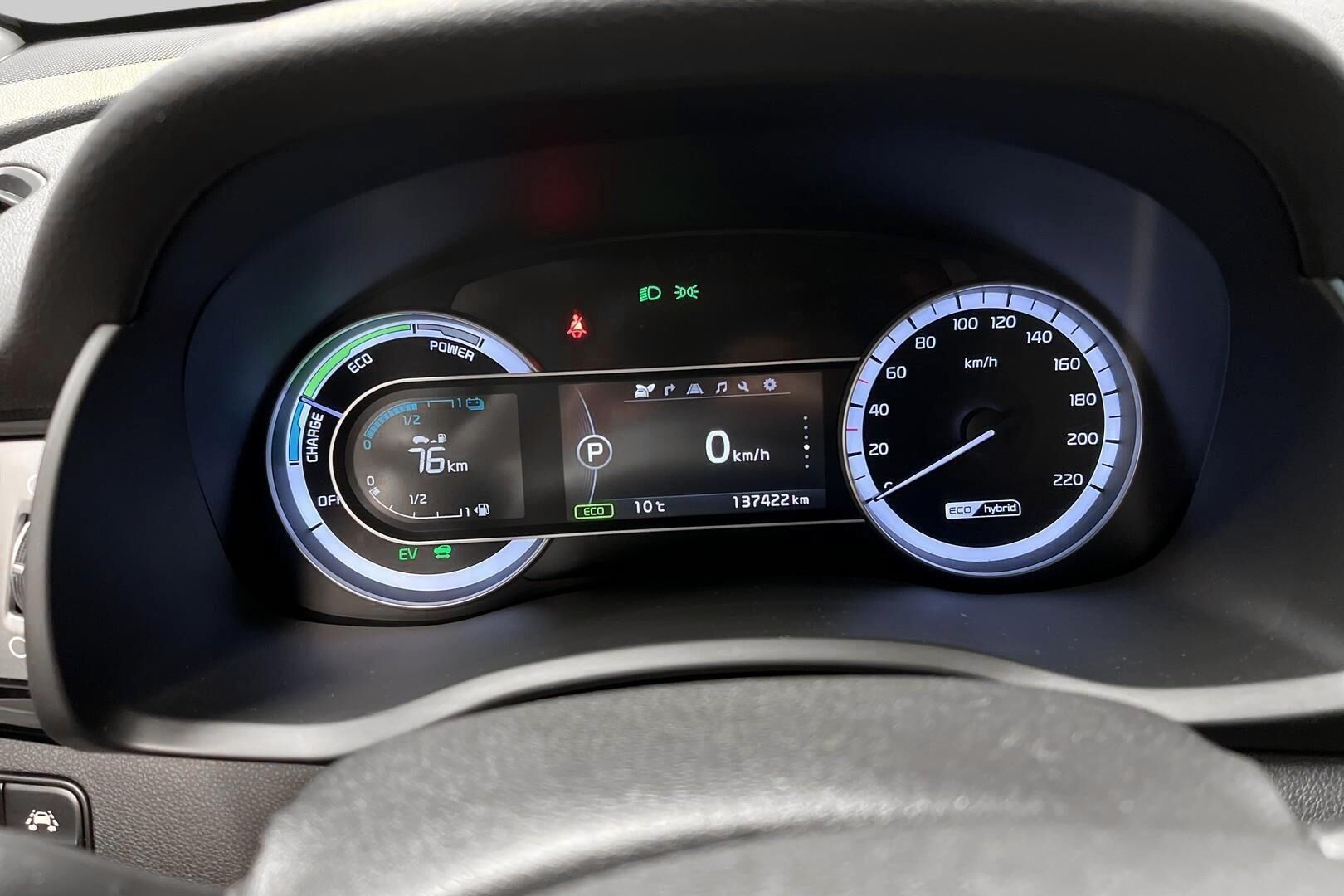Kia Niro iso kuva 14