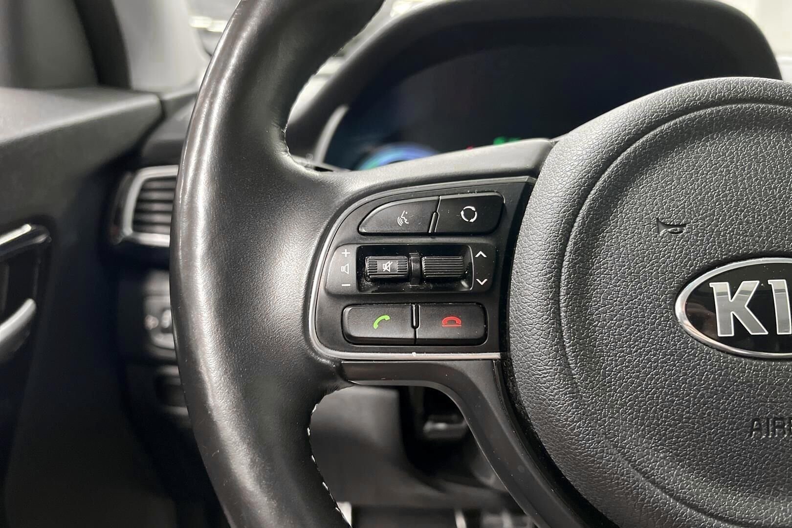 Kia Niro iso kuva 17