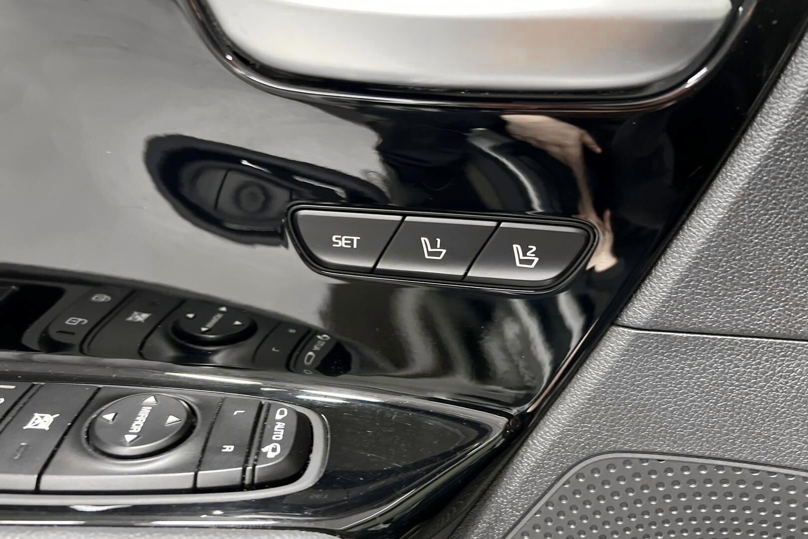 Kia Niro iso kuva 20
