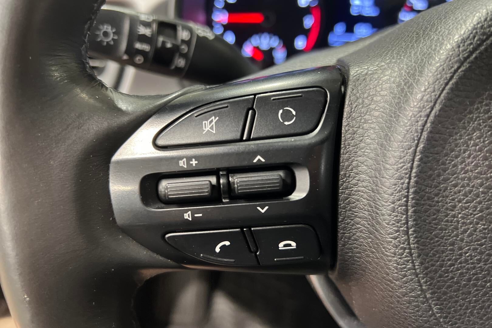 Kia Rio iso kuva 14