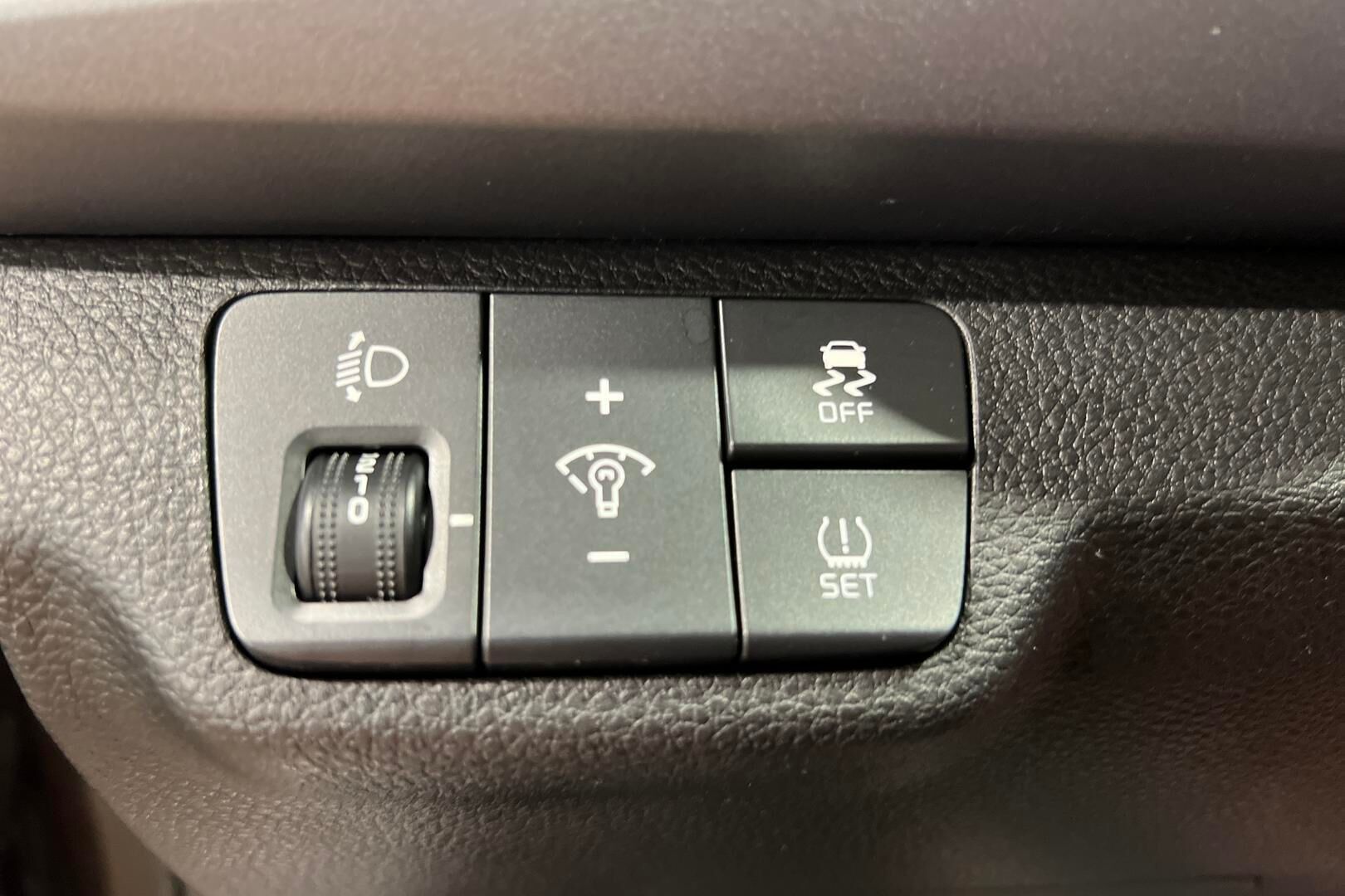 Kia Rio iso kuva 19