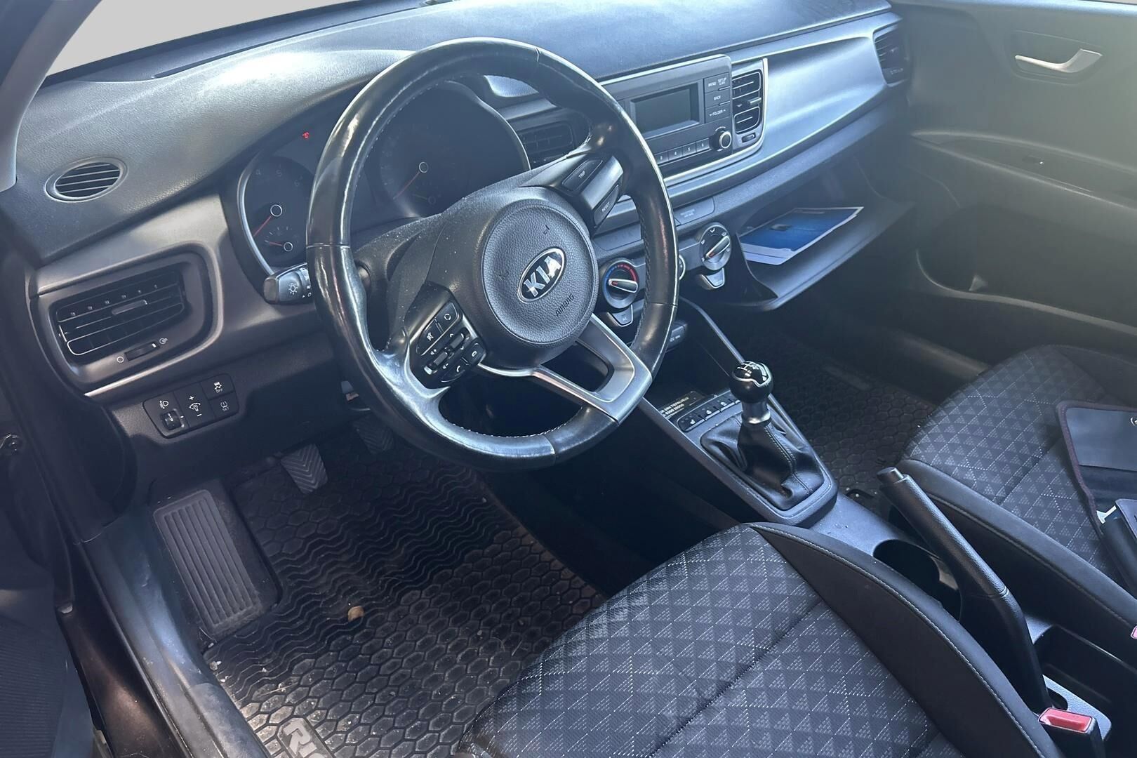 Kia Rio iso kuva 2