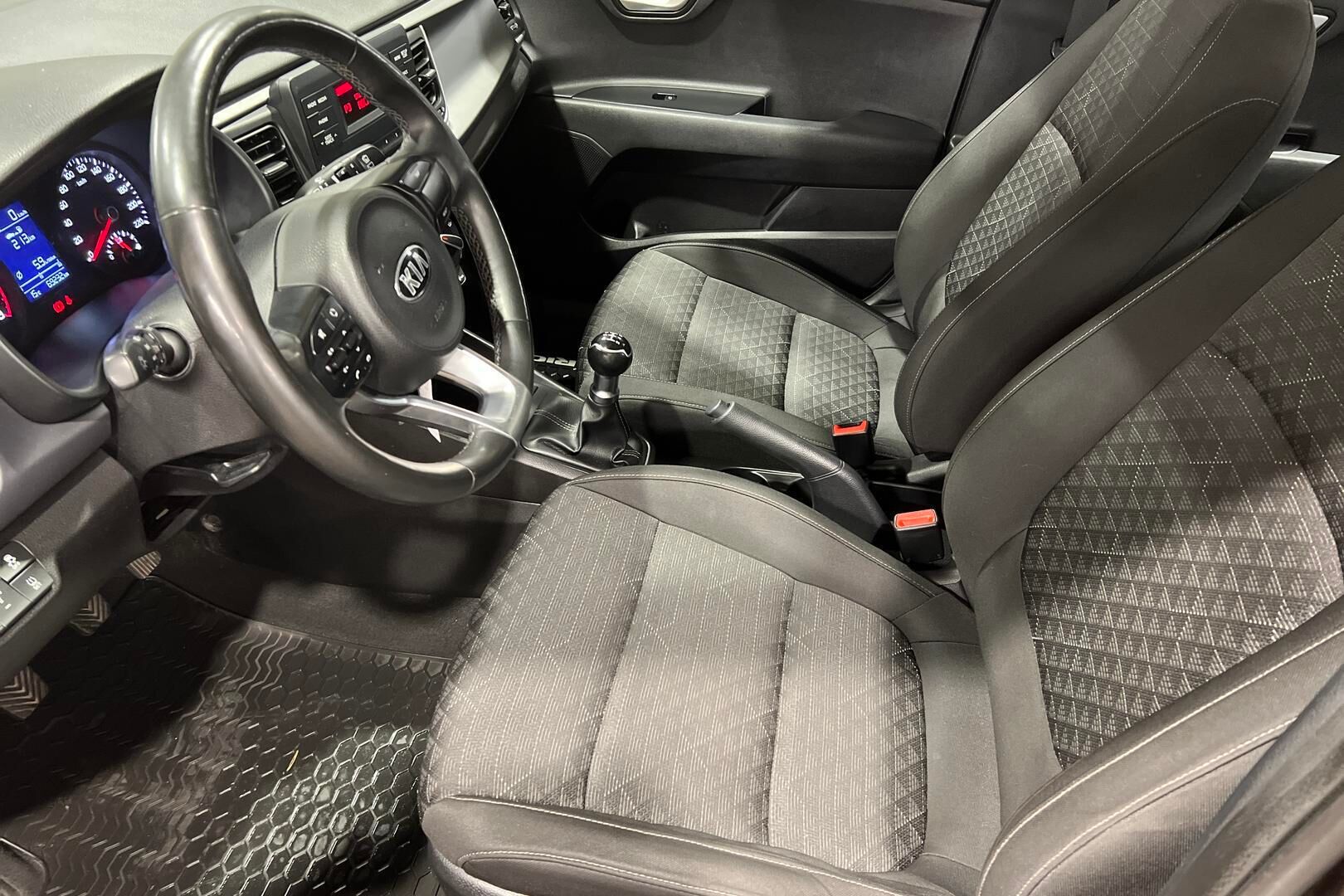 Kia Rio iso kuva 9