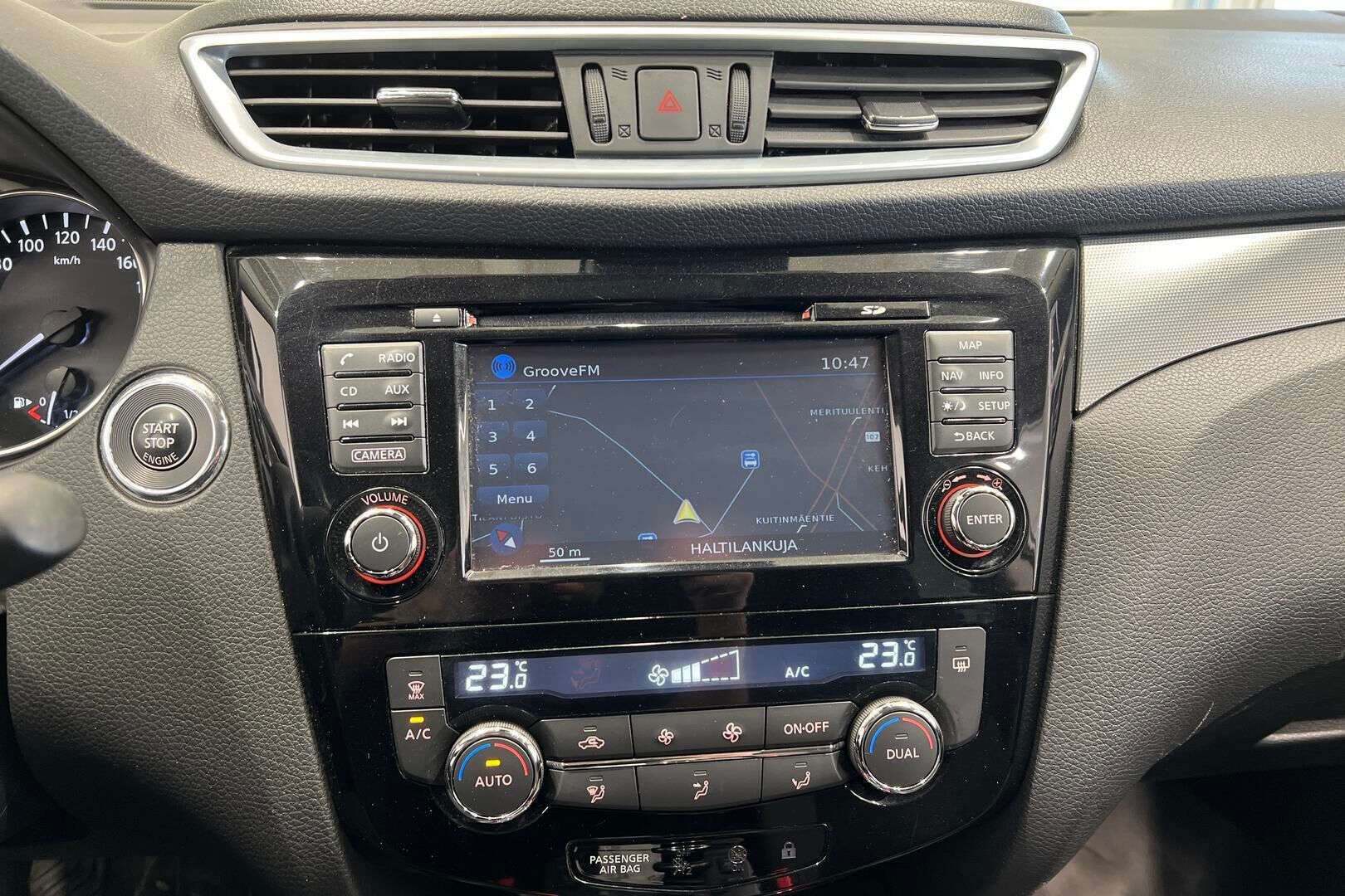 Nissan Qashqai iso kuva 15