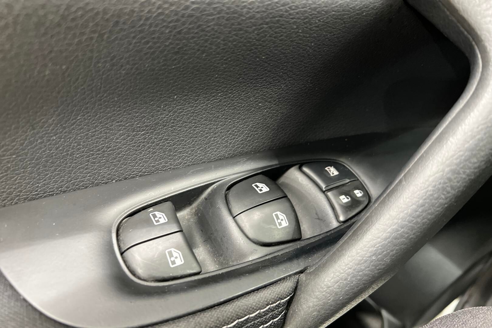 Nissan Qashqai iso kuva 22