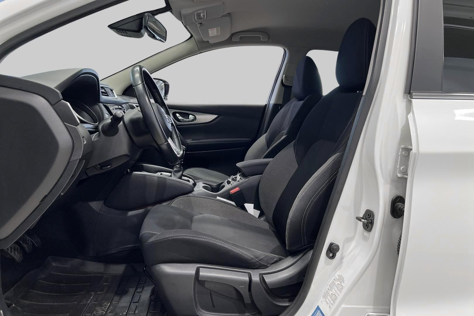 Nissan Qashqai iso kuva 9