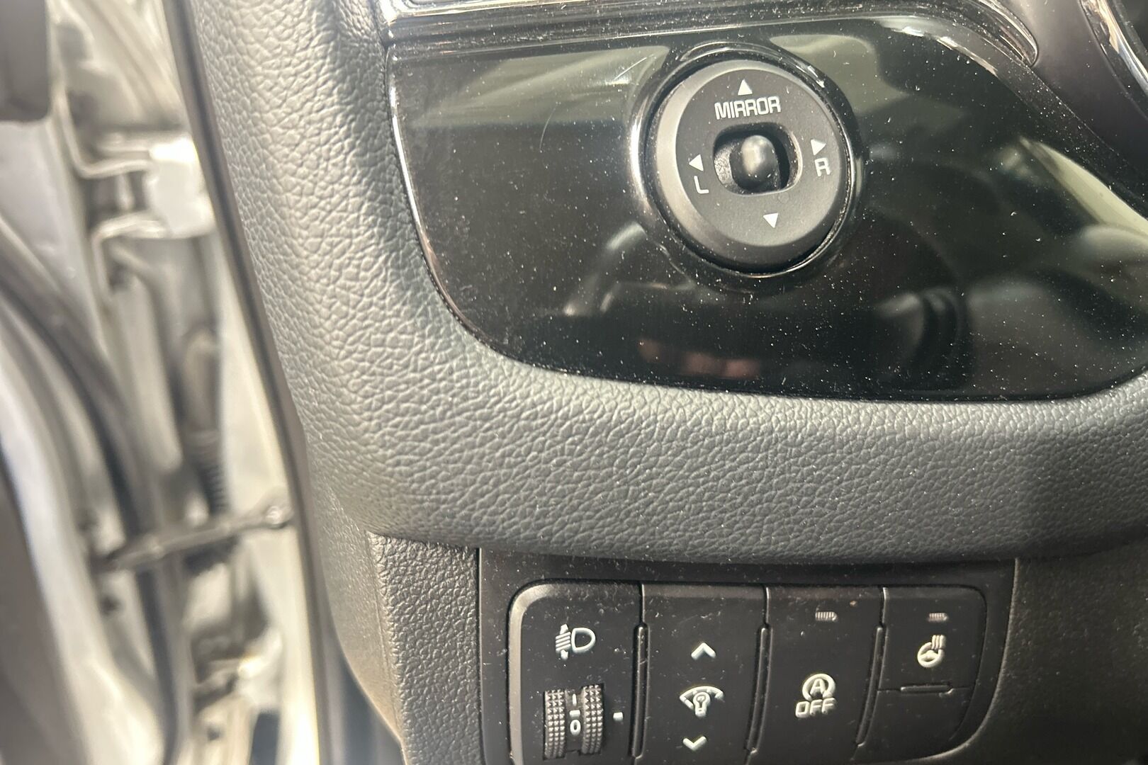 Kia cee'd iso kuva 12
