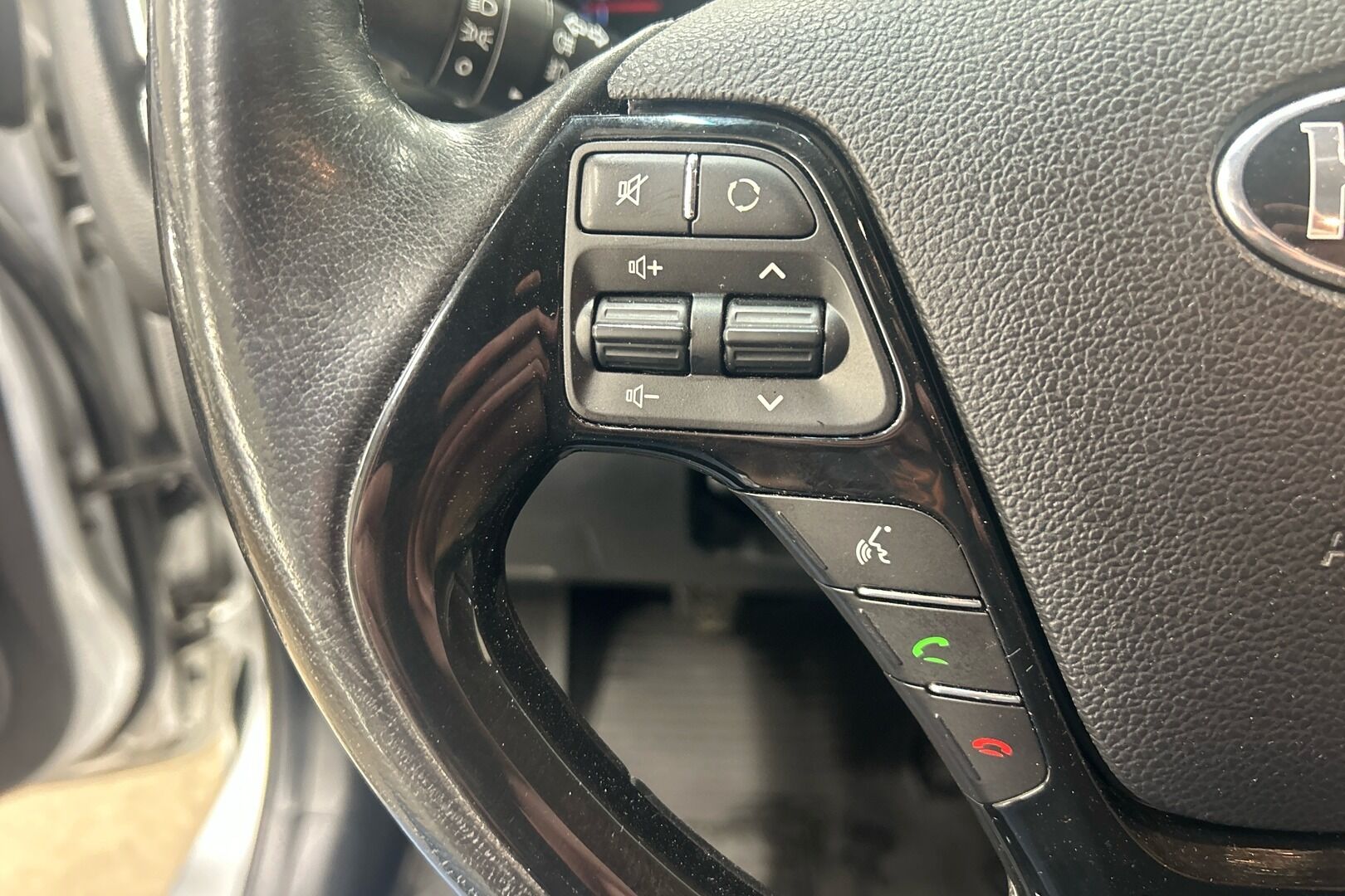Kia cee'd iso kuva 13