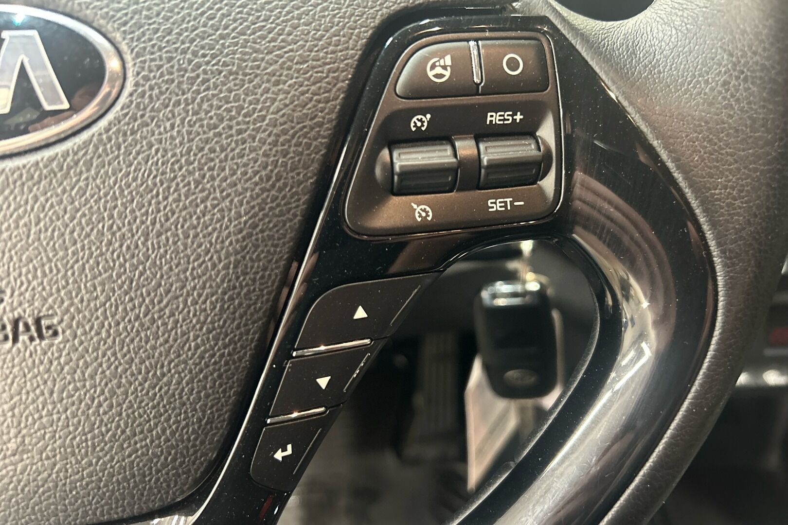 Kia cee'd iso kuva 14